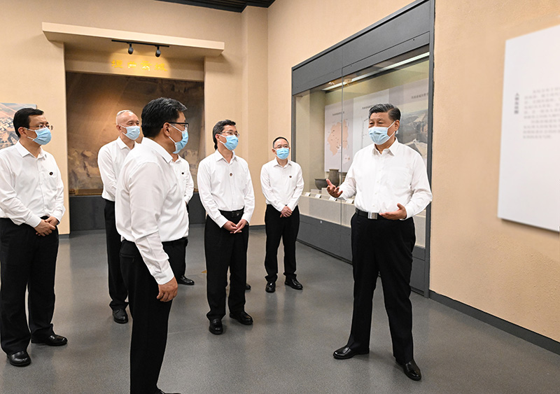 5月16日下午，中共中央總書記、國家主席、中央軍委主席習(xí)近平在前往陜西西安主持中國－中亞峰會途中，在山西運城博物館考察。